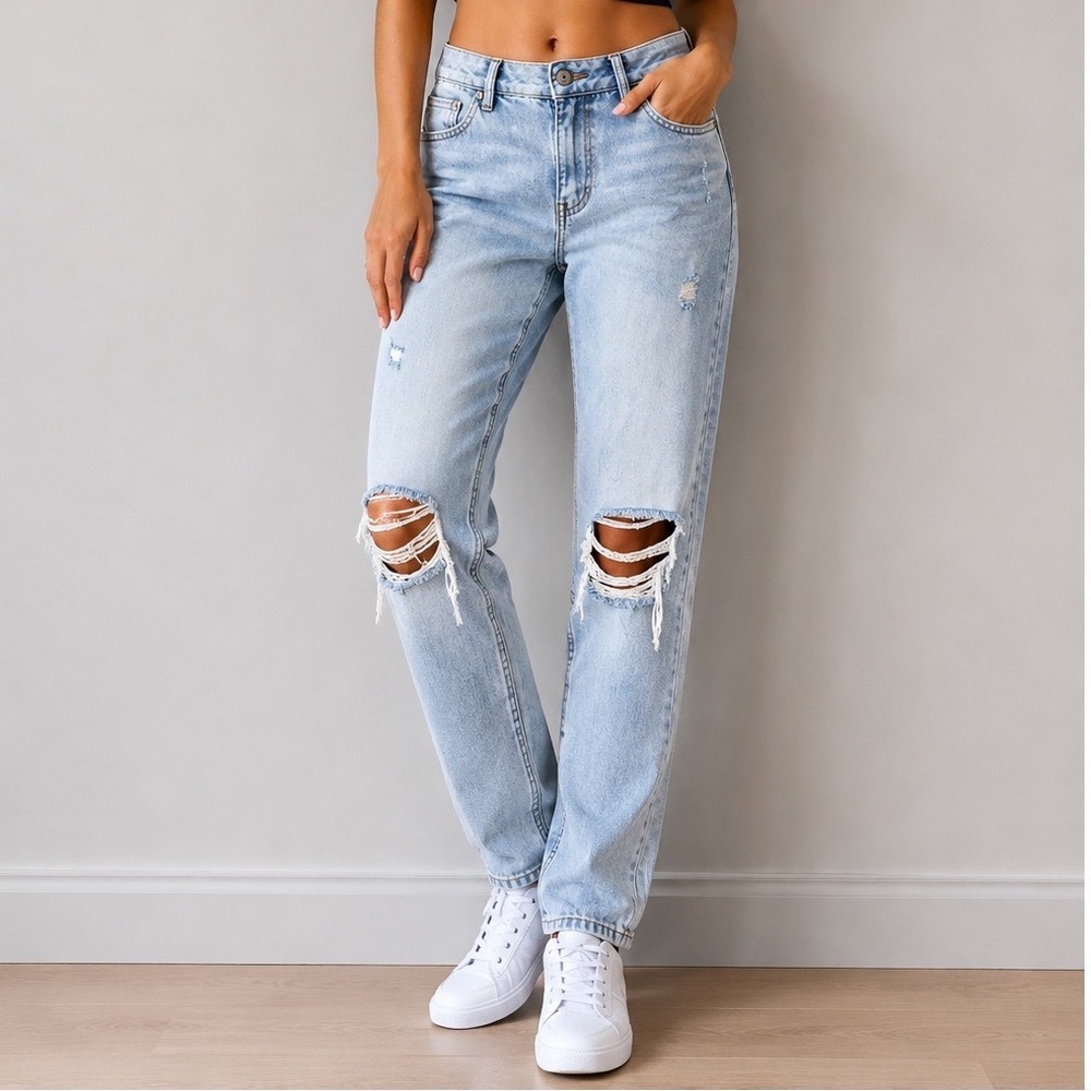 Rewash Brand Real Curve High Rise Distressed Light Wash Jeans Size 13/31 Ripped